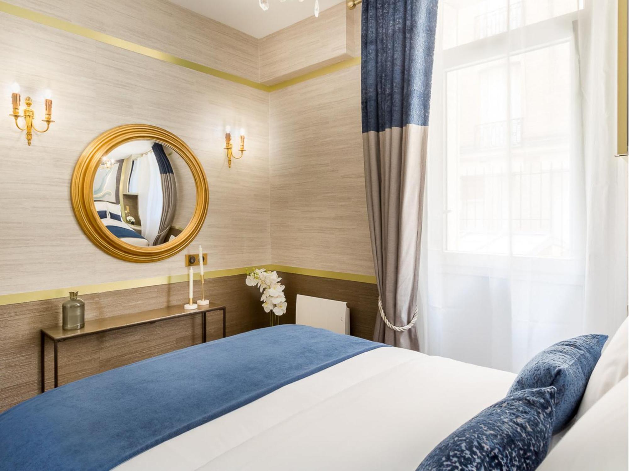 Merveil - Luxury - Tour Eiffel - Laos Paris