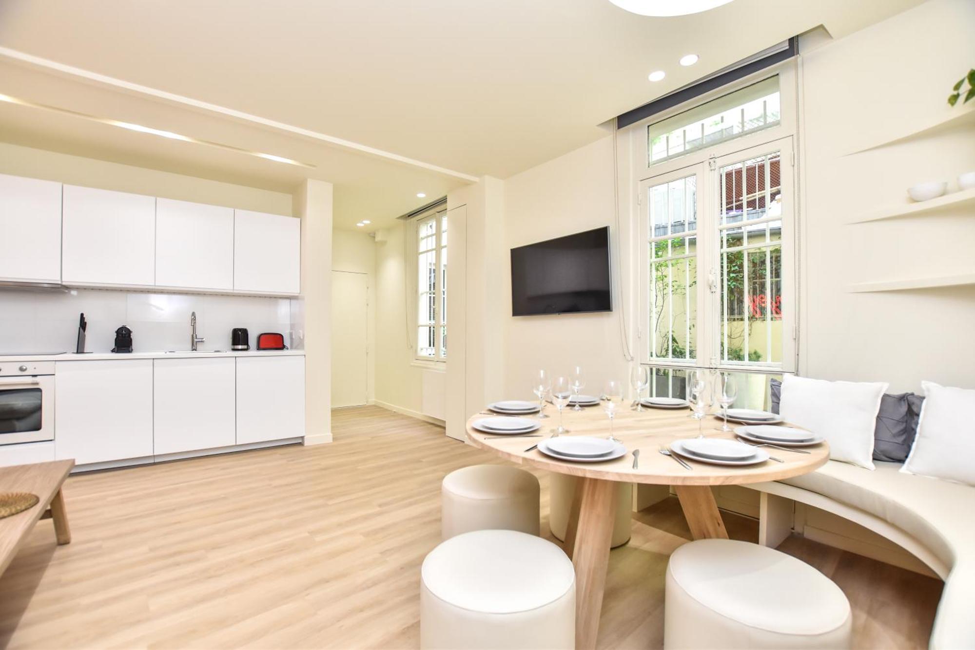 Apartment Spacious - 3br-8p - Moulin Rouge *