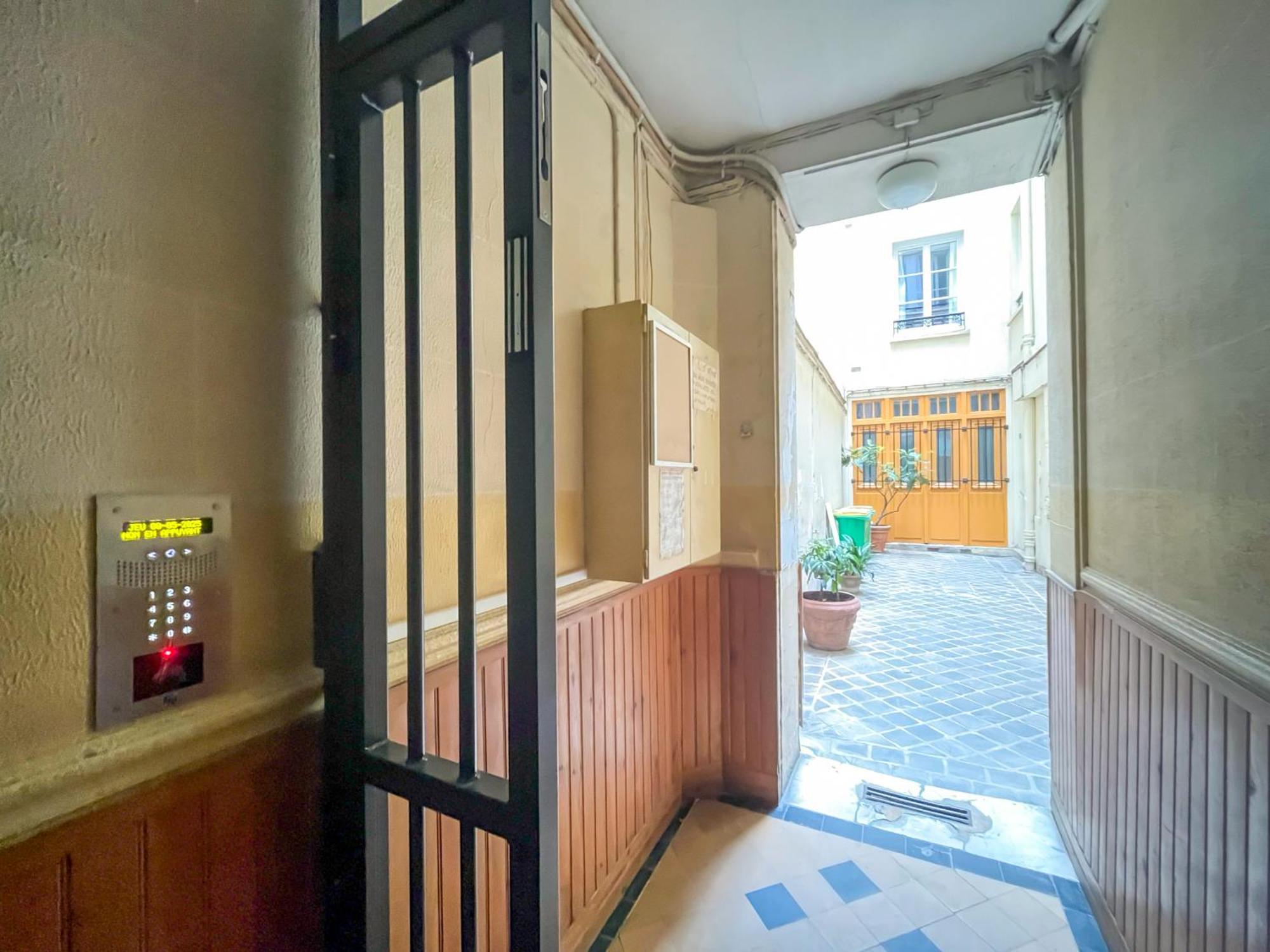 Urban Flat 101 - Maire