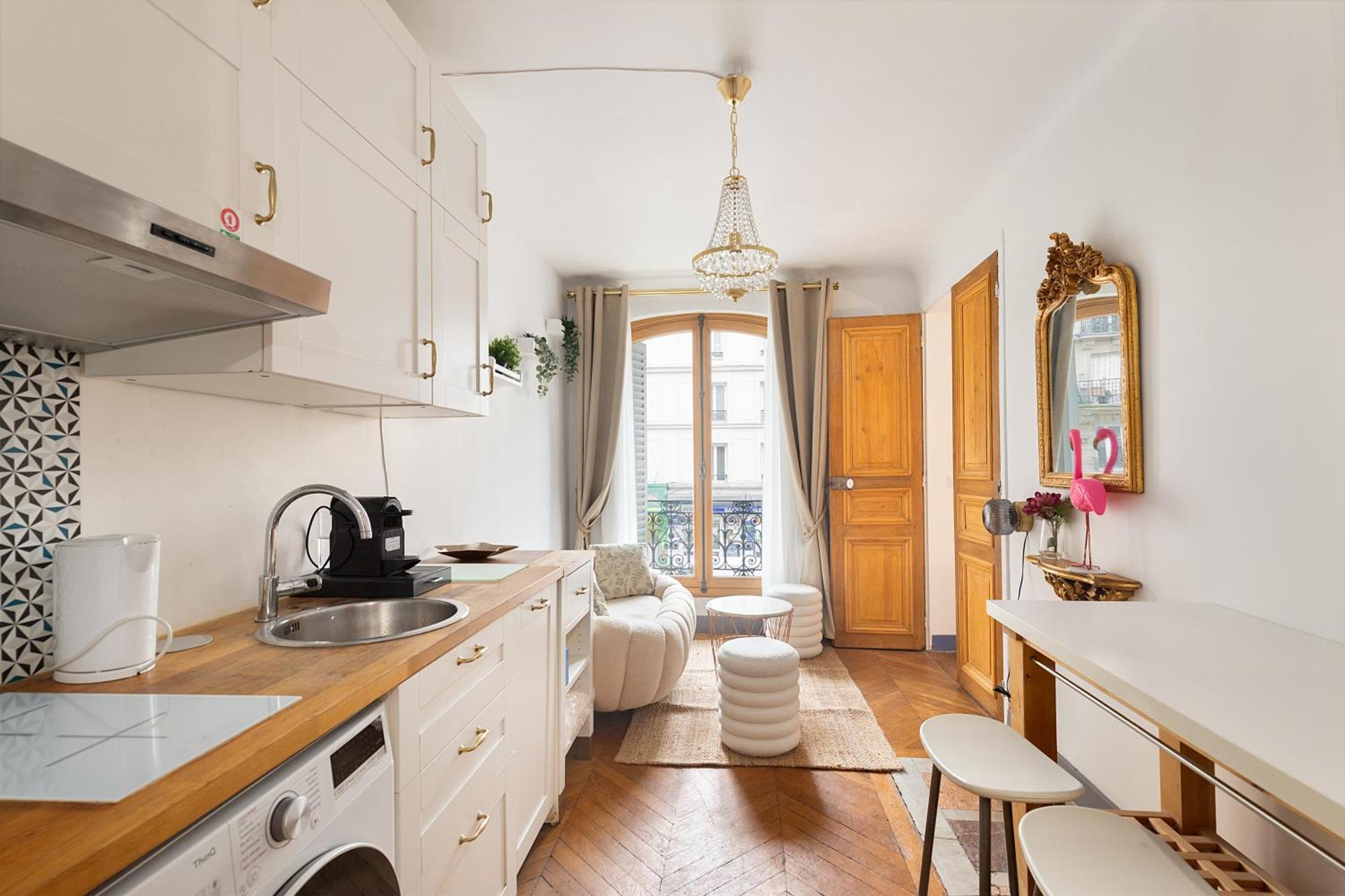 Haussmannian Elegance Close To Montmartre Apartment
