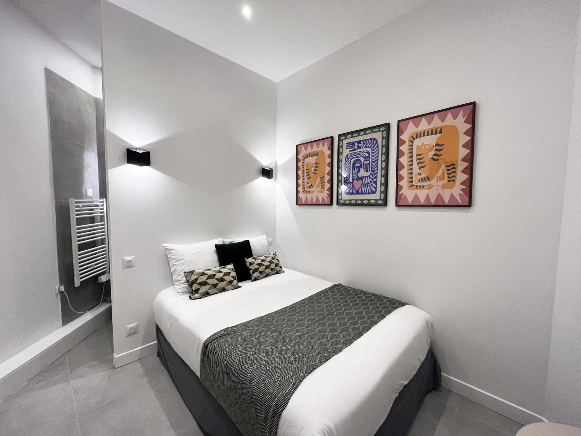 08 Design Flat Republique Apartment *