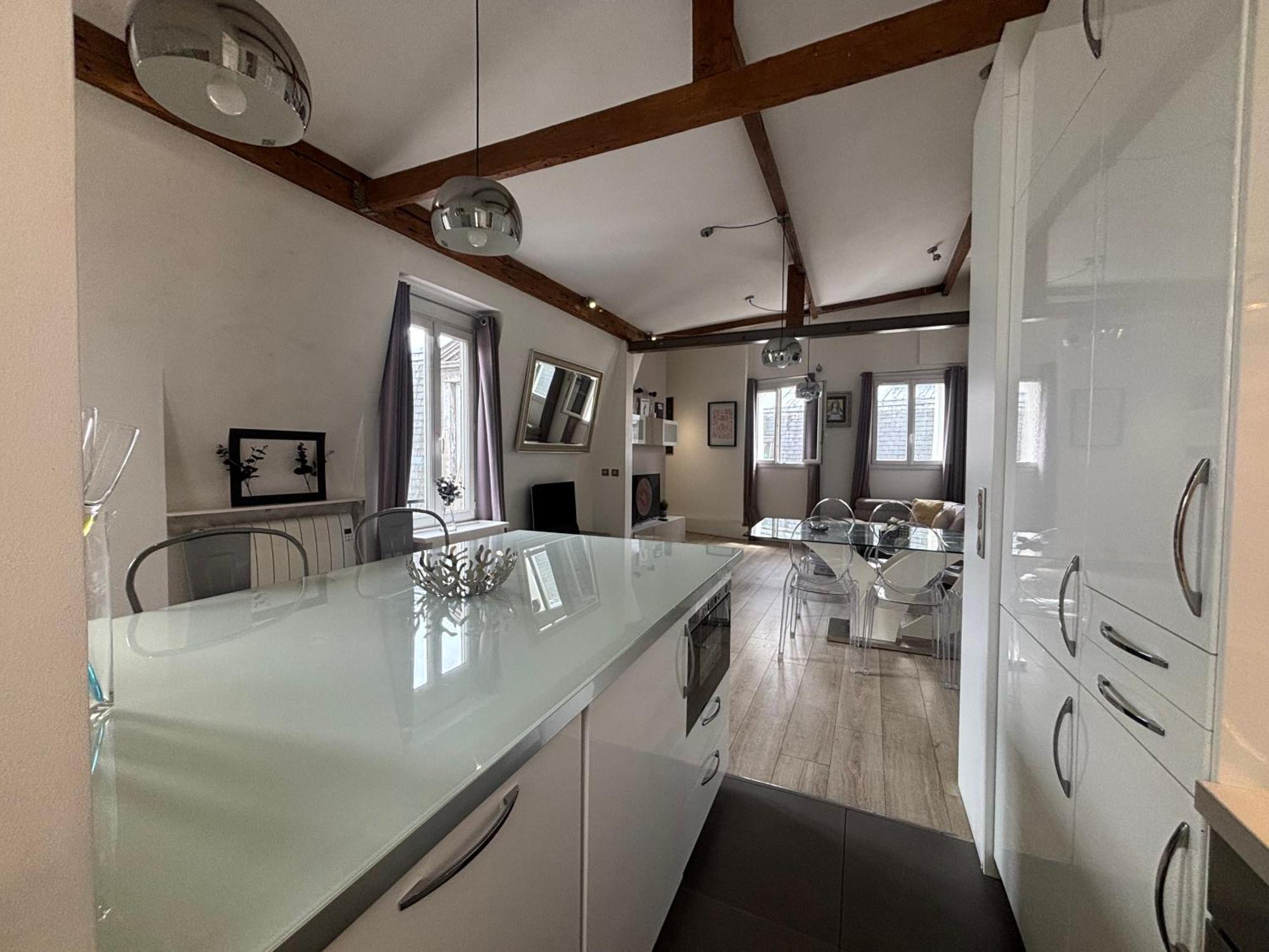 Appartement Loft Refait A Neuf En Dernier Etage 2 *