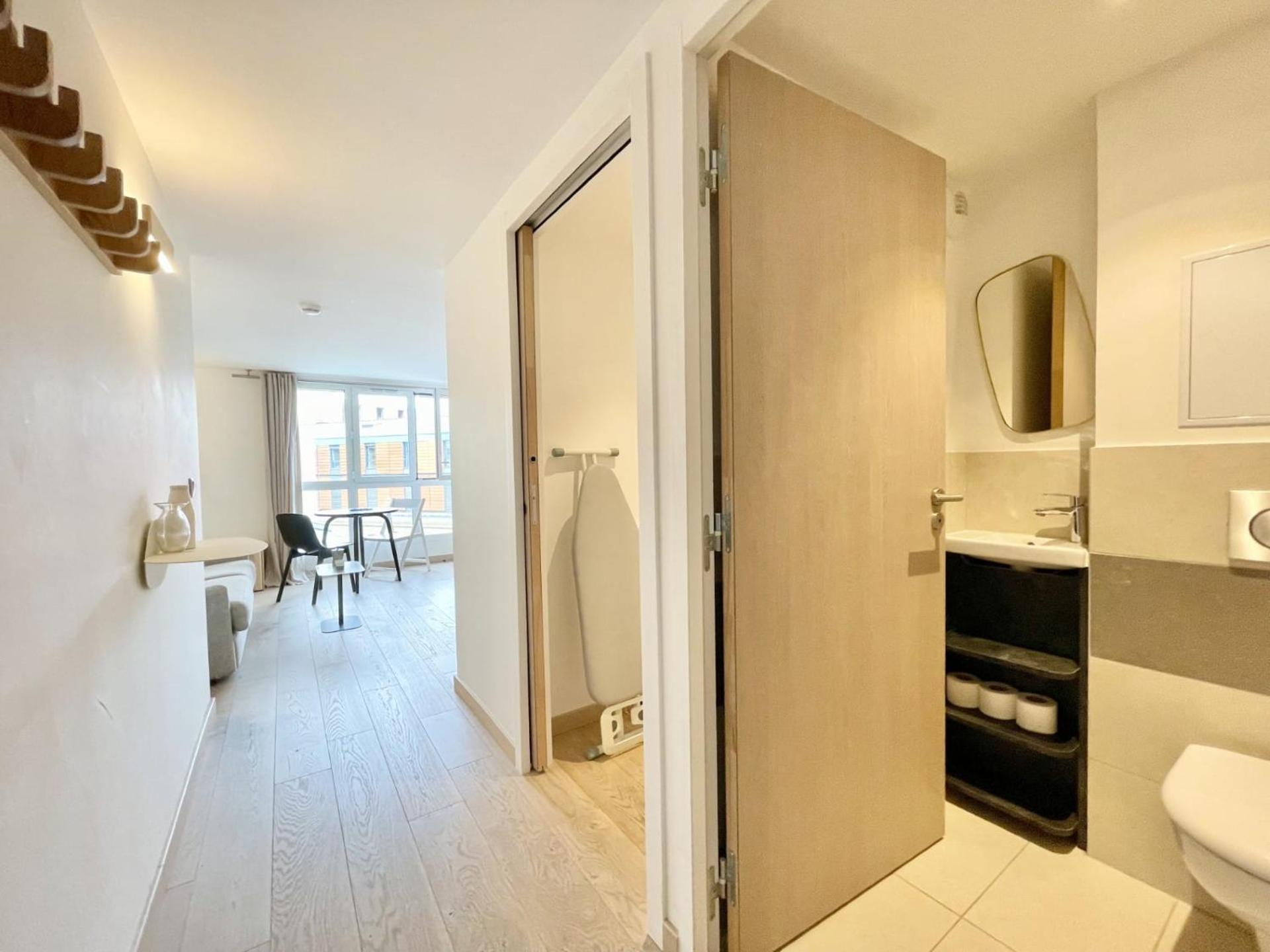Apartment Parisian L Montmartre *