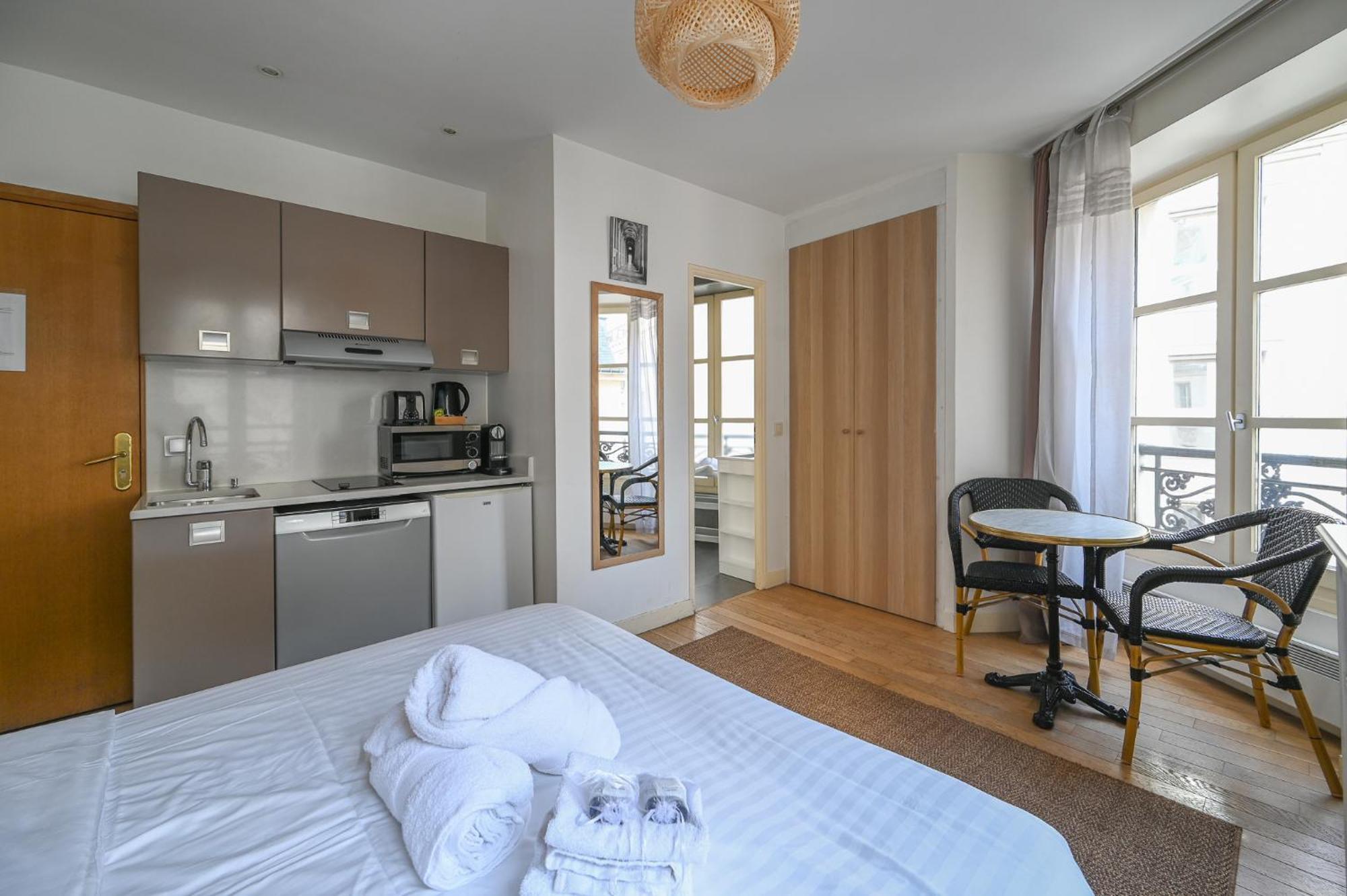 Apartment Lovely Parisien