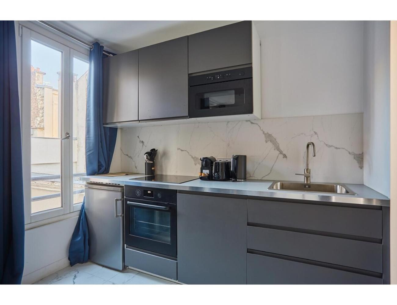 Porte Maillot Arc De Triomphe By Studio Prestige *