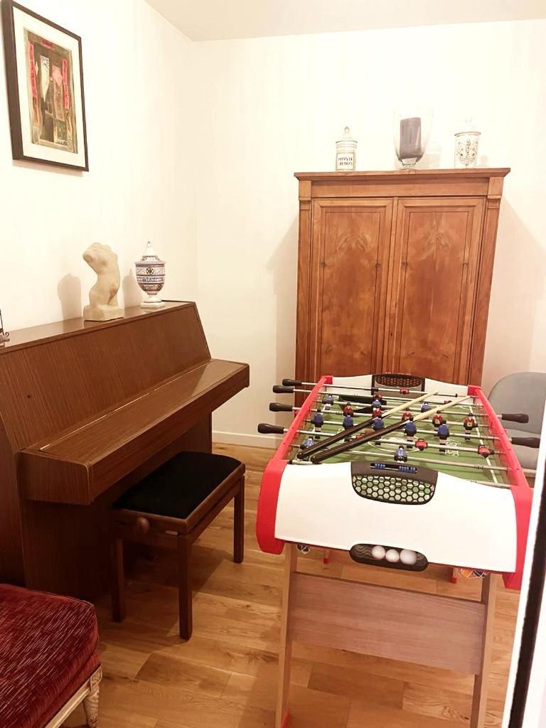 Loft With View On A Quiet Garden, Parisian Charm Apartment Paris