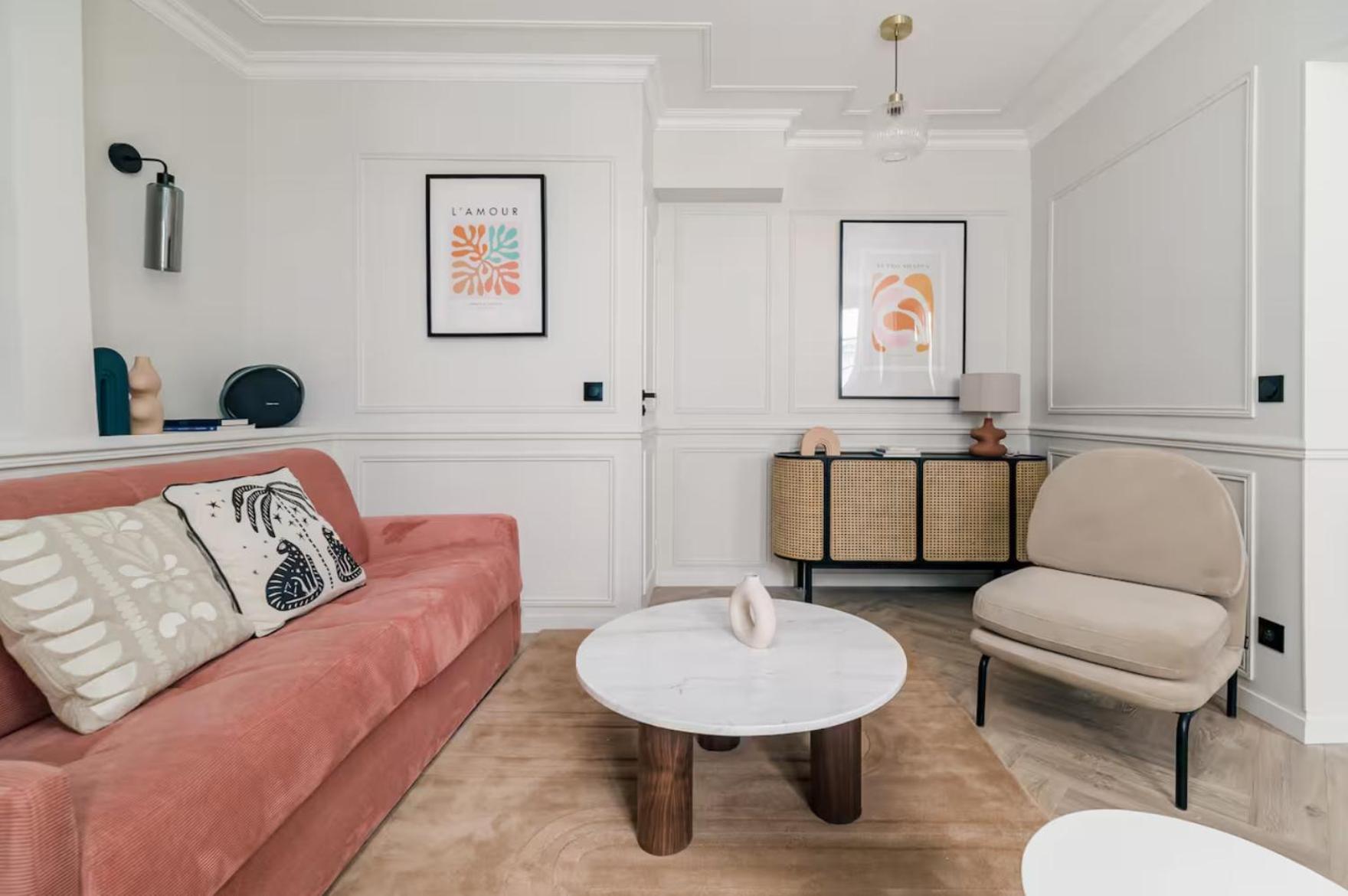 Poetic - Louvre Apartment