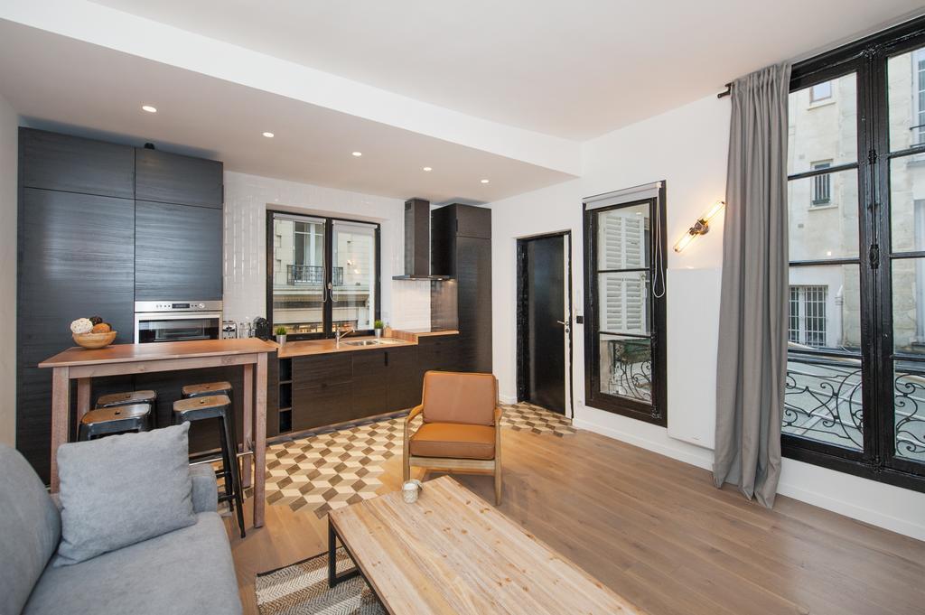 Pick A Flat's In Le Marais - Rue Sainte Croix De La Bretonnerie * Paris