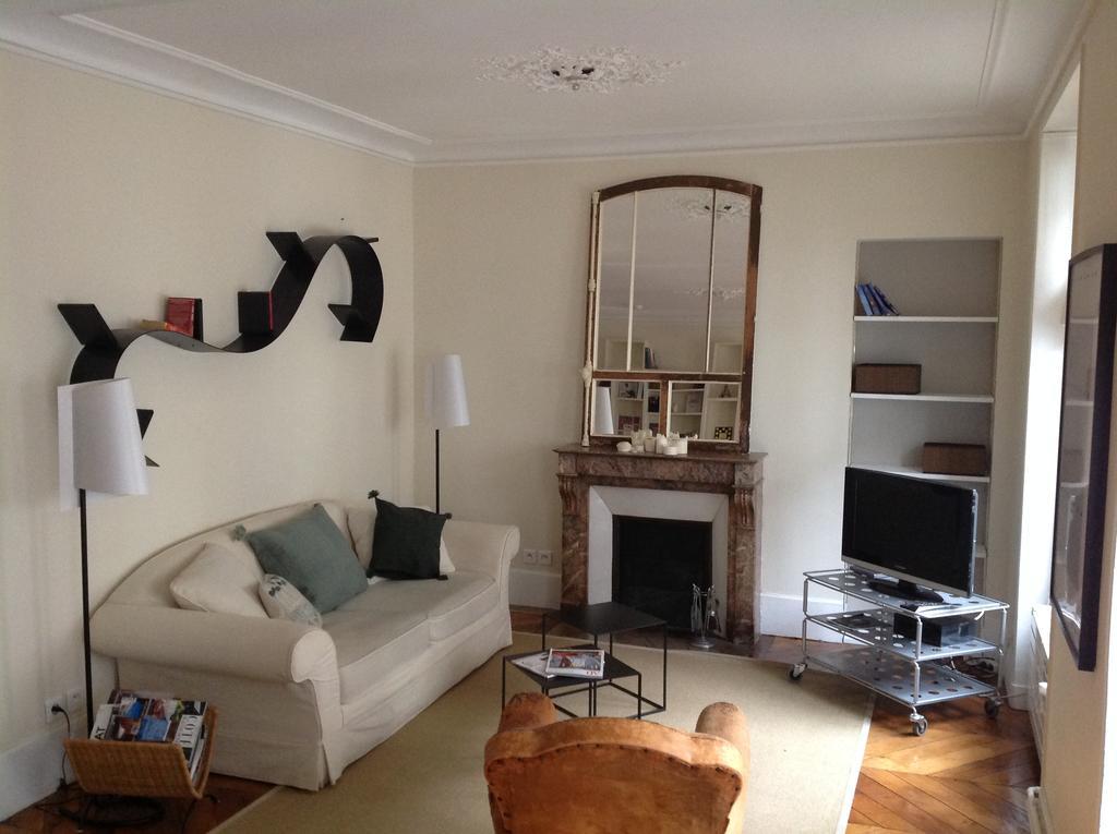 Folie Mericourt Paris