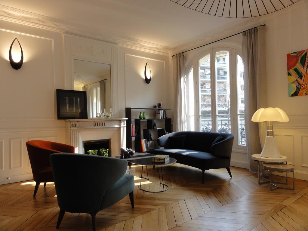 Relais12bis By Eiffel Tower Couette-café
