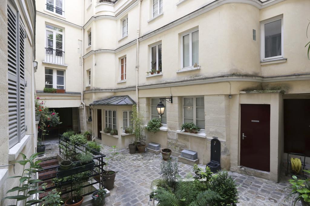 Lovely And Typical 1 Bedroom Apartment *