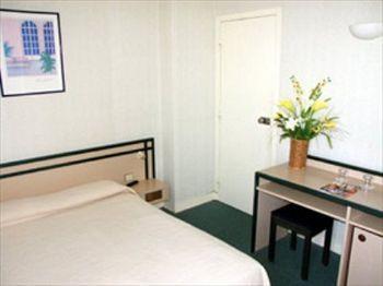Hotel Hipotel Belgrand Mairie Du 20eme