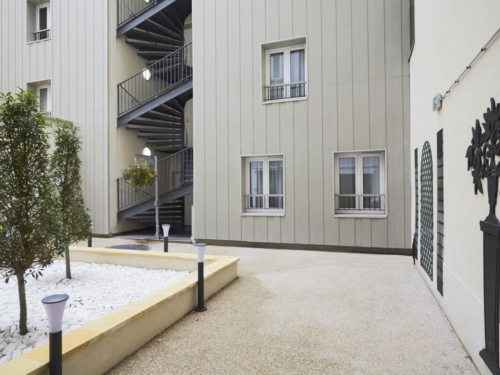 Hotel Kyriad 18 - Porte De Clignancourt - Montmartre 3*