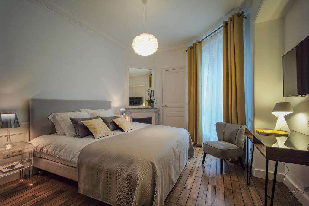 Couette-café Relais12bis By Eiffel Tower
