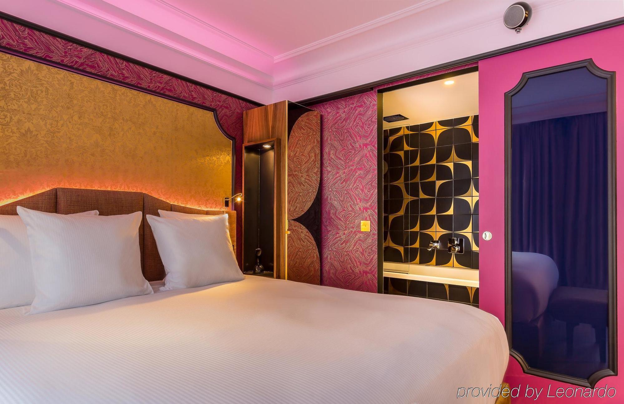 Idol Hotel