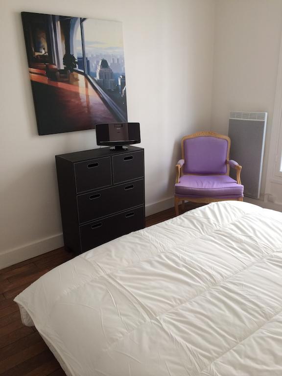 Apartment Orsel Paris