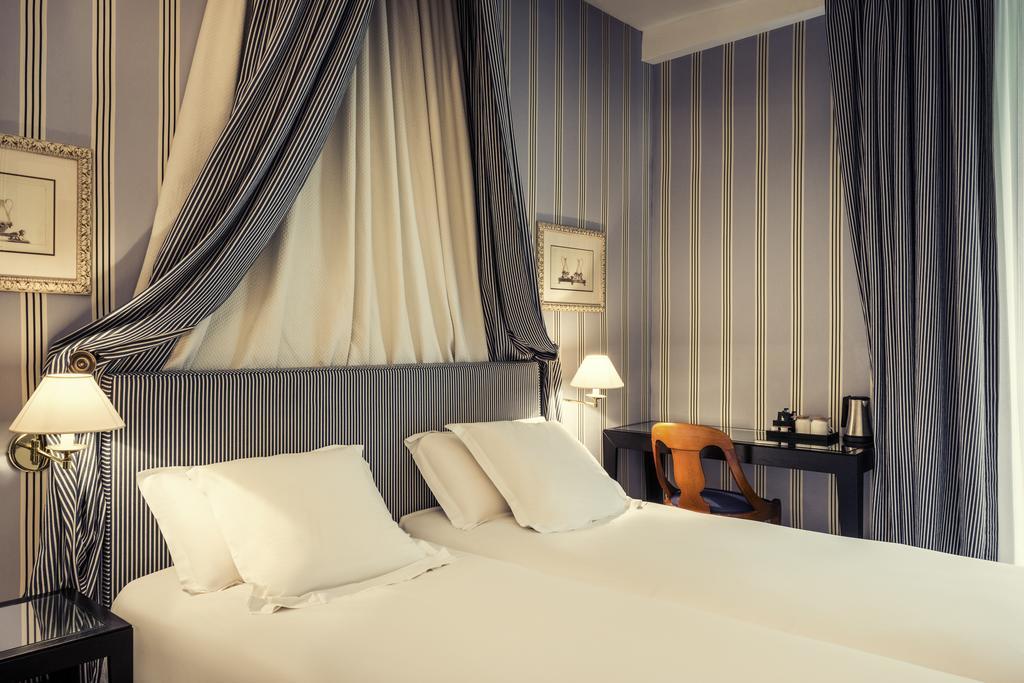 Le Belgrand Champs Elysees, Tapestry By Hilton