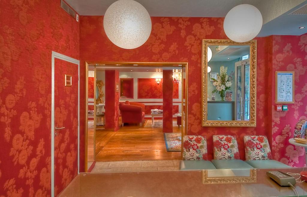 Louvre Bons Enfants Hotel 3*