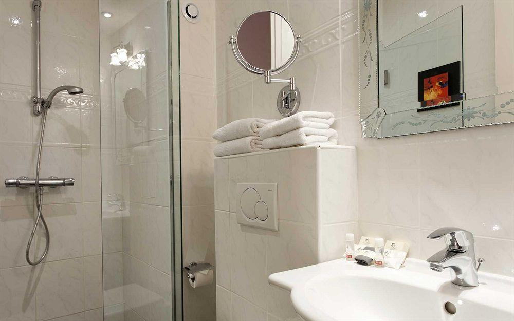 Hotel Timhotel Tour Montparnasse Paris