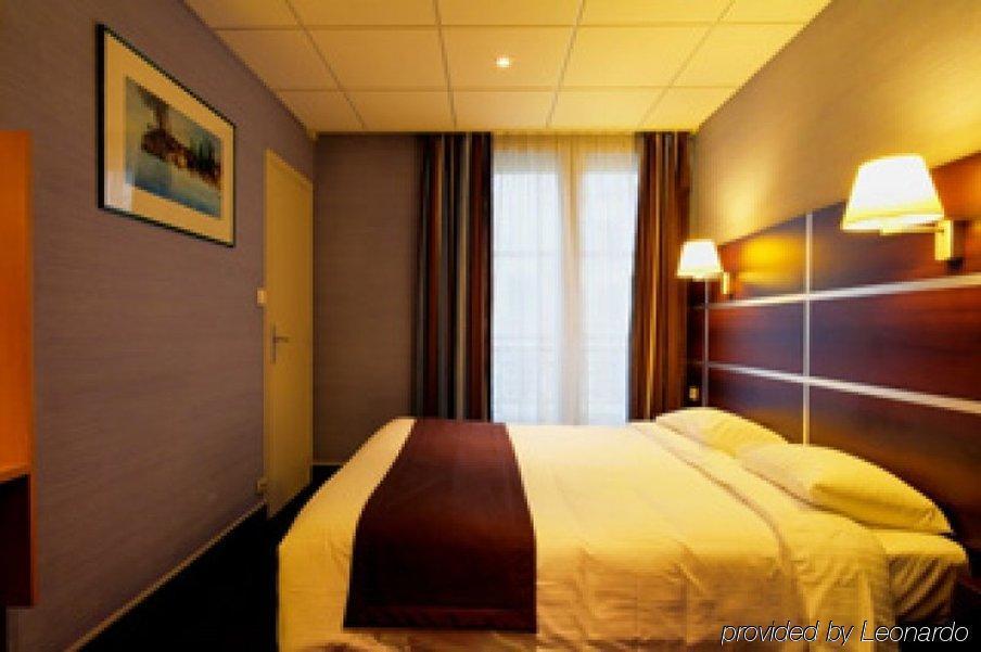 Des Trois Gares Hotel 3*