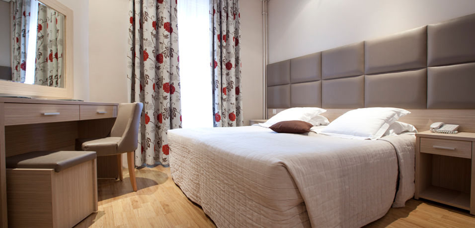 Riviera Renovated Hotel Paris