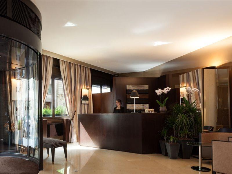 Hotel La Du Roy Champs Elysees Paris