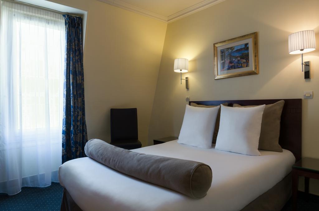 Hotel Saint Cyr Etoile 3*