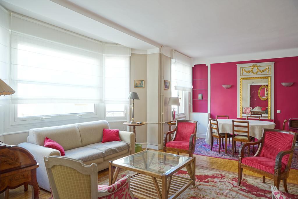 Apartment Rue Copernic - 16