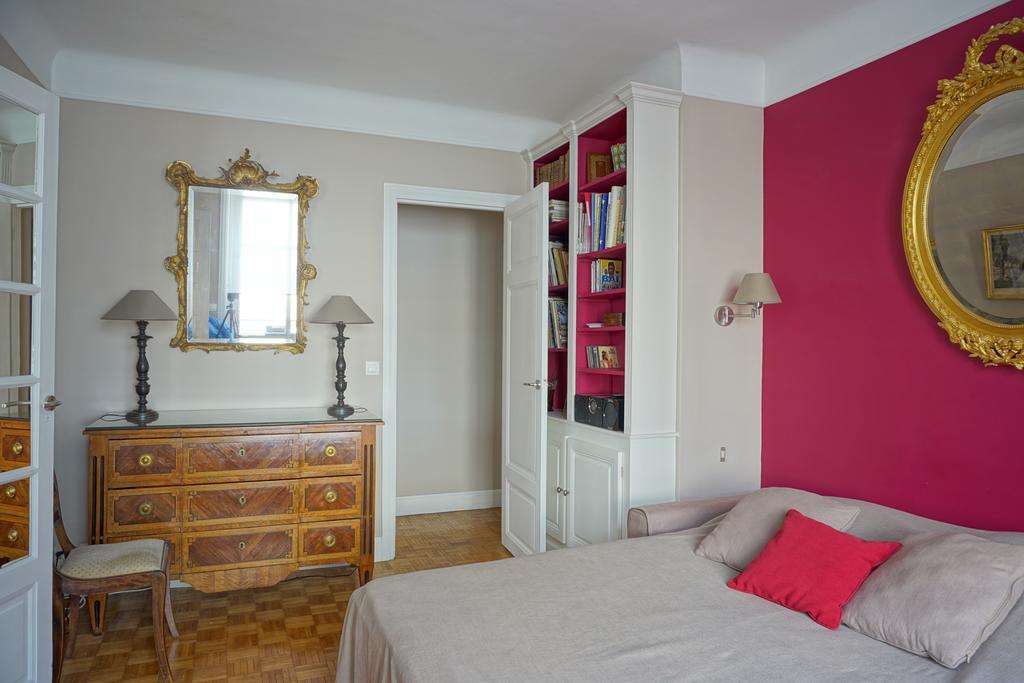 Apartment Rue Copernic - 16 *