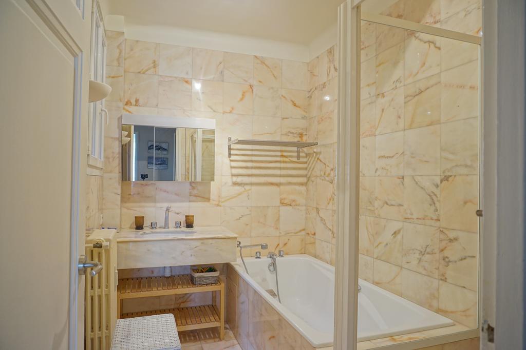 Apartment Rue Copernic - 16