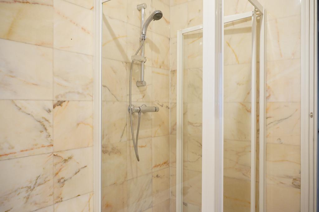 Apartment Rue Copernic - 16
