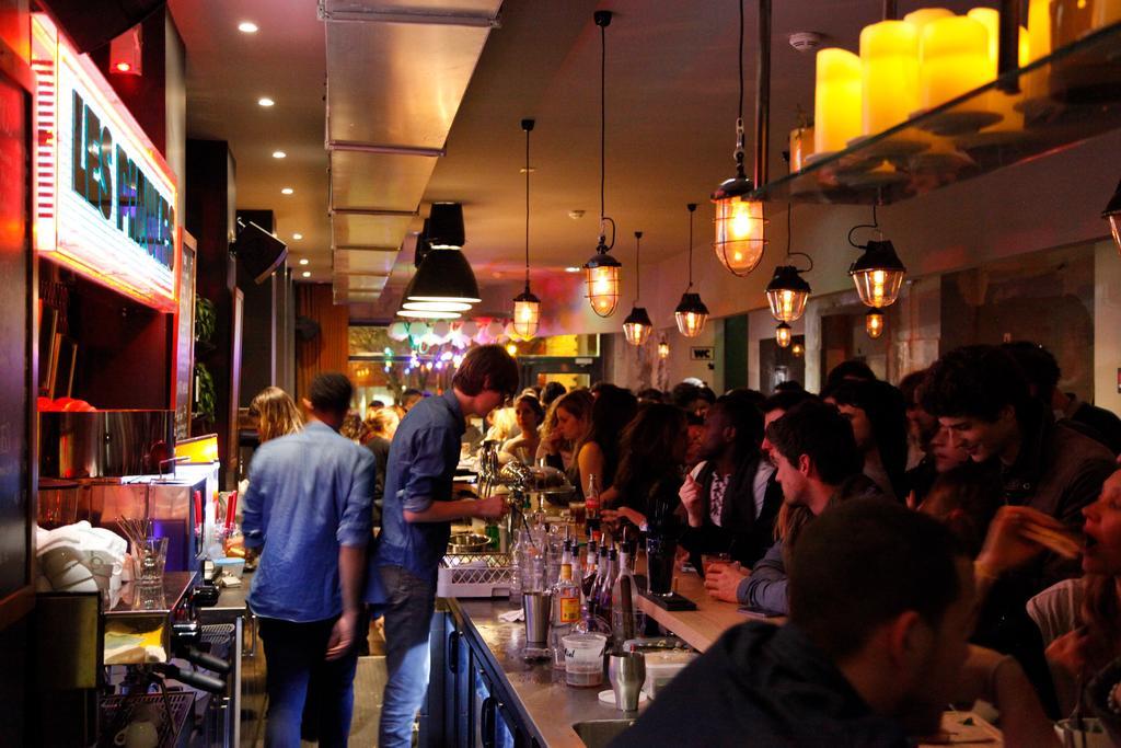 The People Belleville Albergue Paris