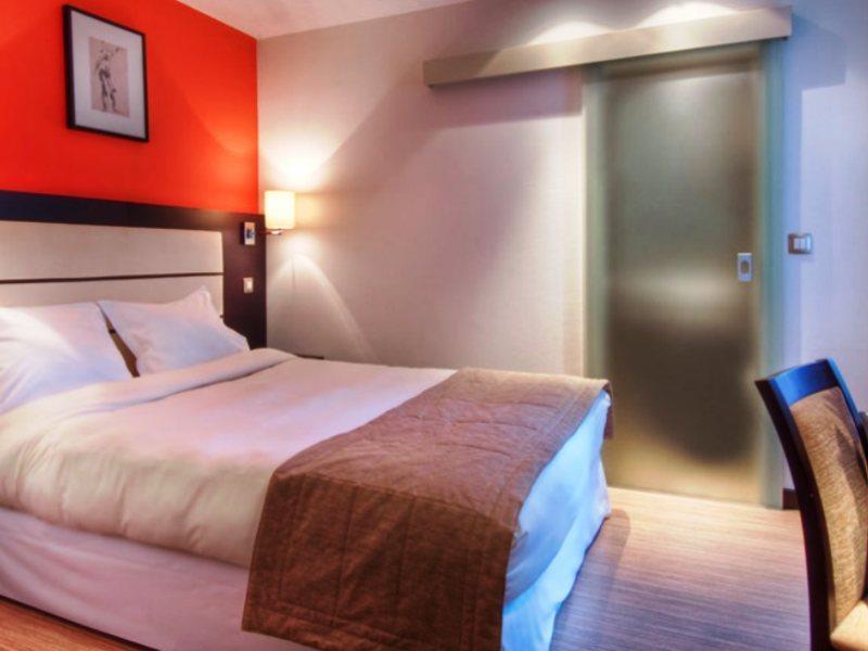 Sure By Best Western Gare Du Nord Hotel 3*