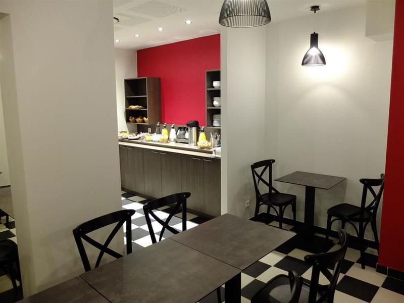 Hotel De Flore 3*