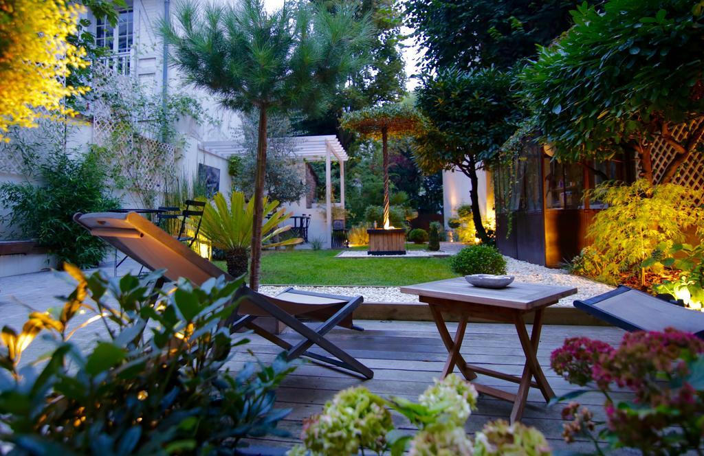 Du Square, Luxury Couette-café 2*