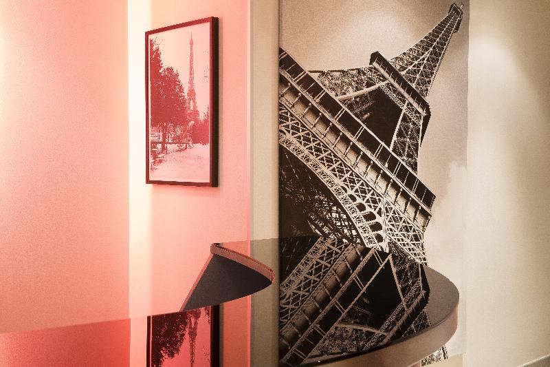 Hotel 10 Opera By Happyculture