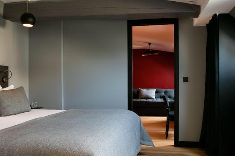Hotel Monsieur & 4*