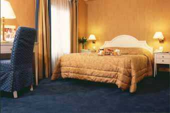 Austin's Arts Et Metiers Hotel 3*