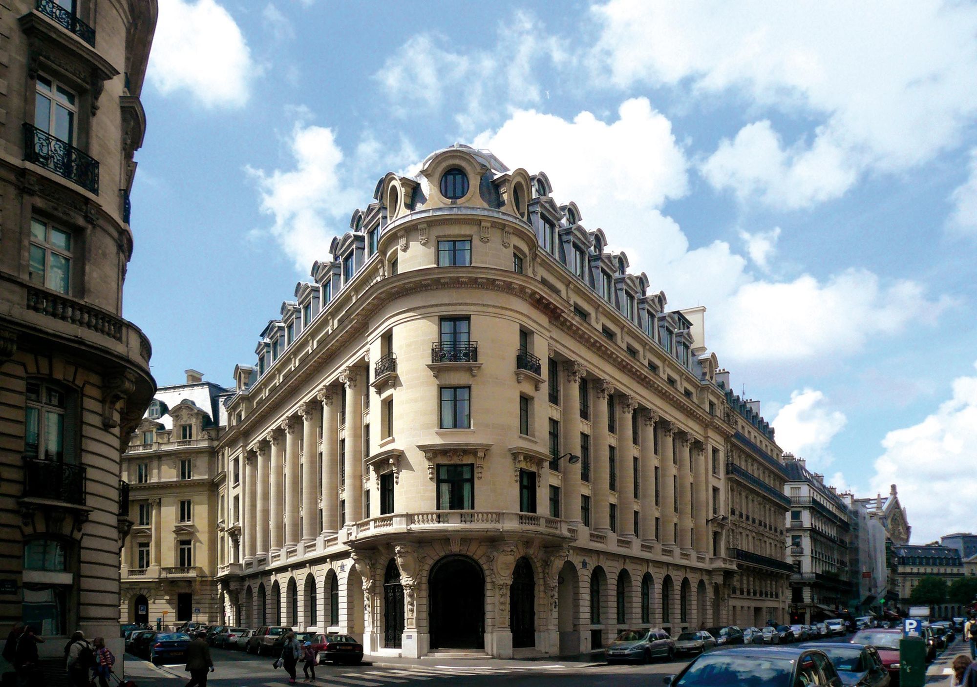 Banke Opera, Autograph Collection Paris