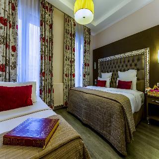 Riviera Renovated Hotel