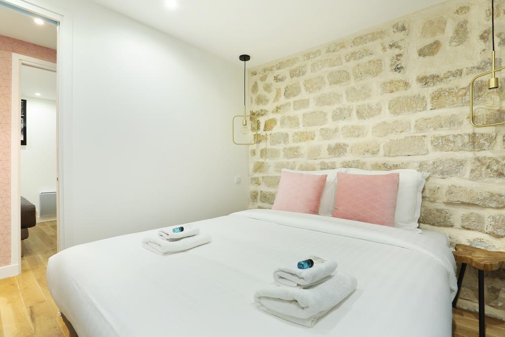 Appartement Rent A - Charon 3 *