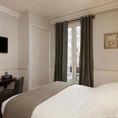 De La Porte Dorée Hotel