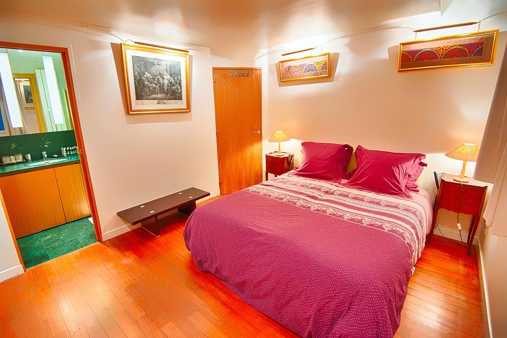 Paris Apartment *