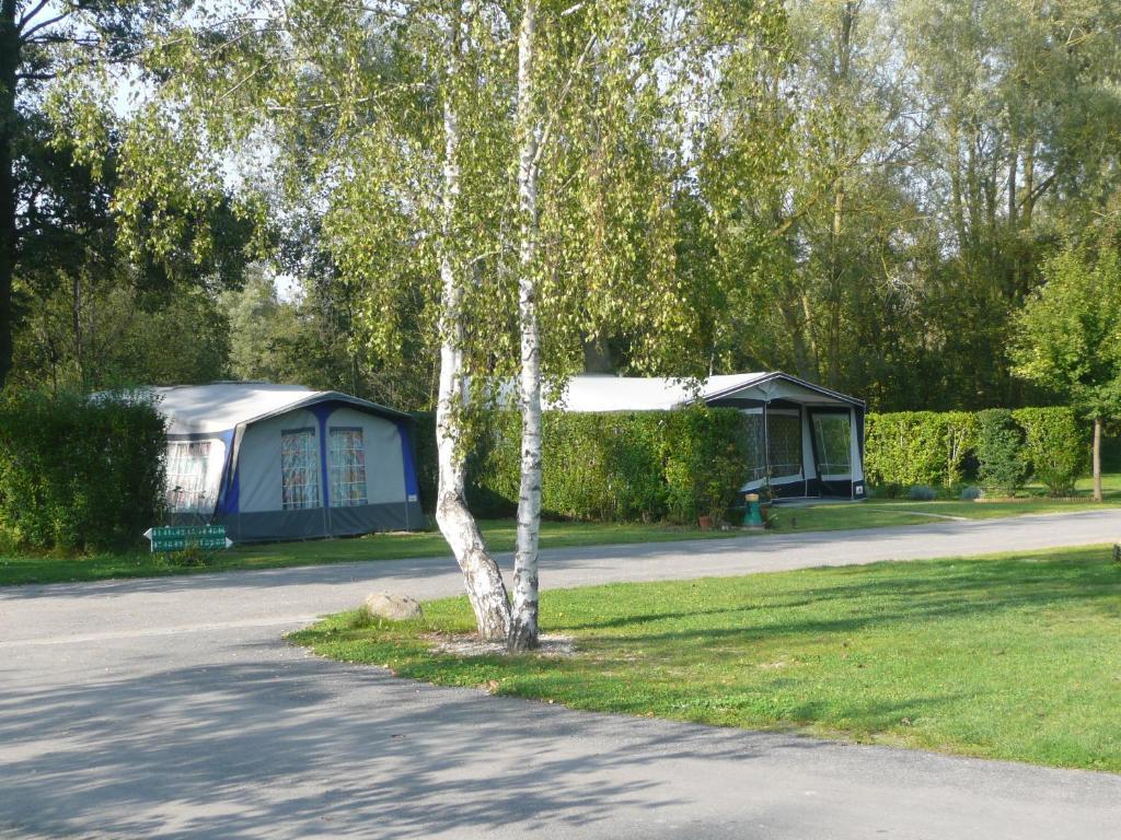 Camping Du Vivier Aux Carpes Acampamento