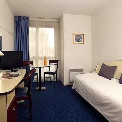 Appart'city Classic La Aparthotel 2*