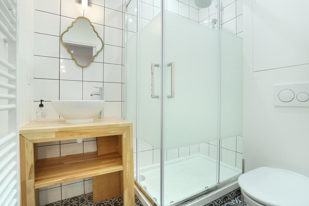 Rent A - Charon 3 * Paris