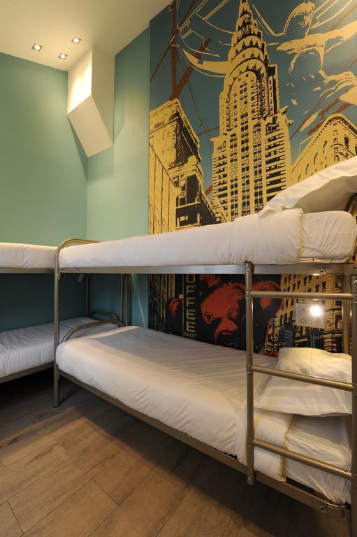 The 3 Ducks Eiffel Tower By Hiphophostels Auberge de jeunesse *