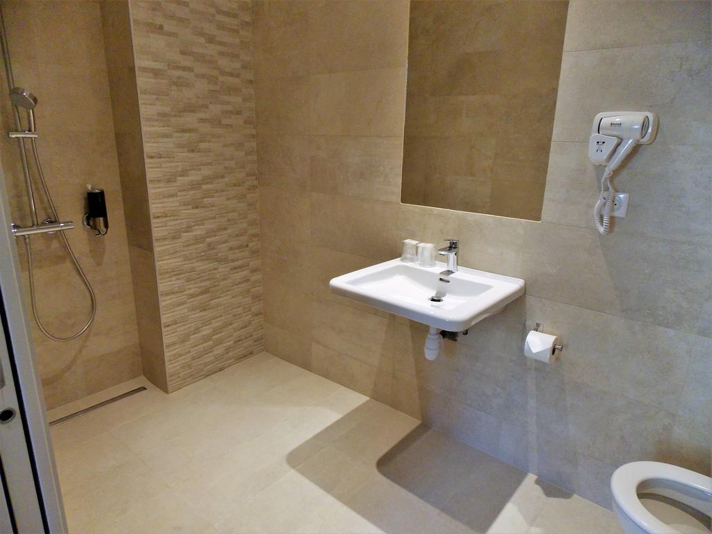 Excelsior Batignolles Paris