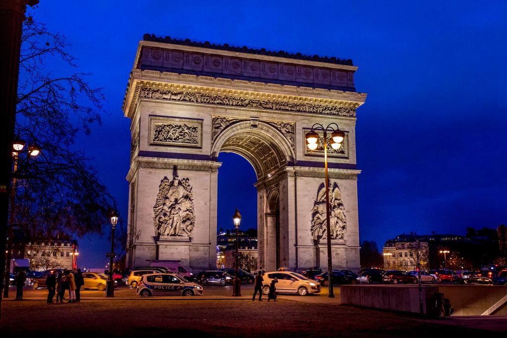Plaza Elysées 4*