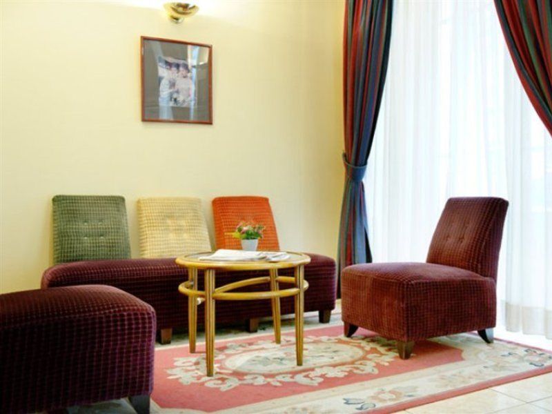 New Le Voltaire Hotel